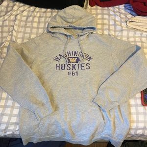washington huskies hoodie.